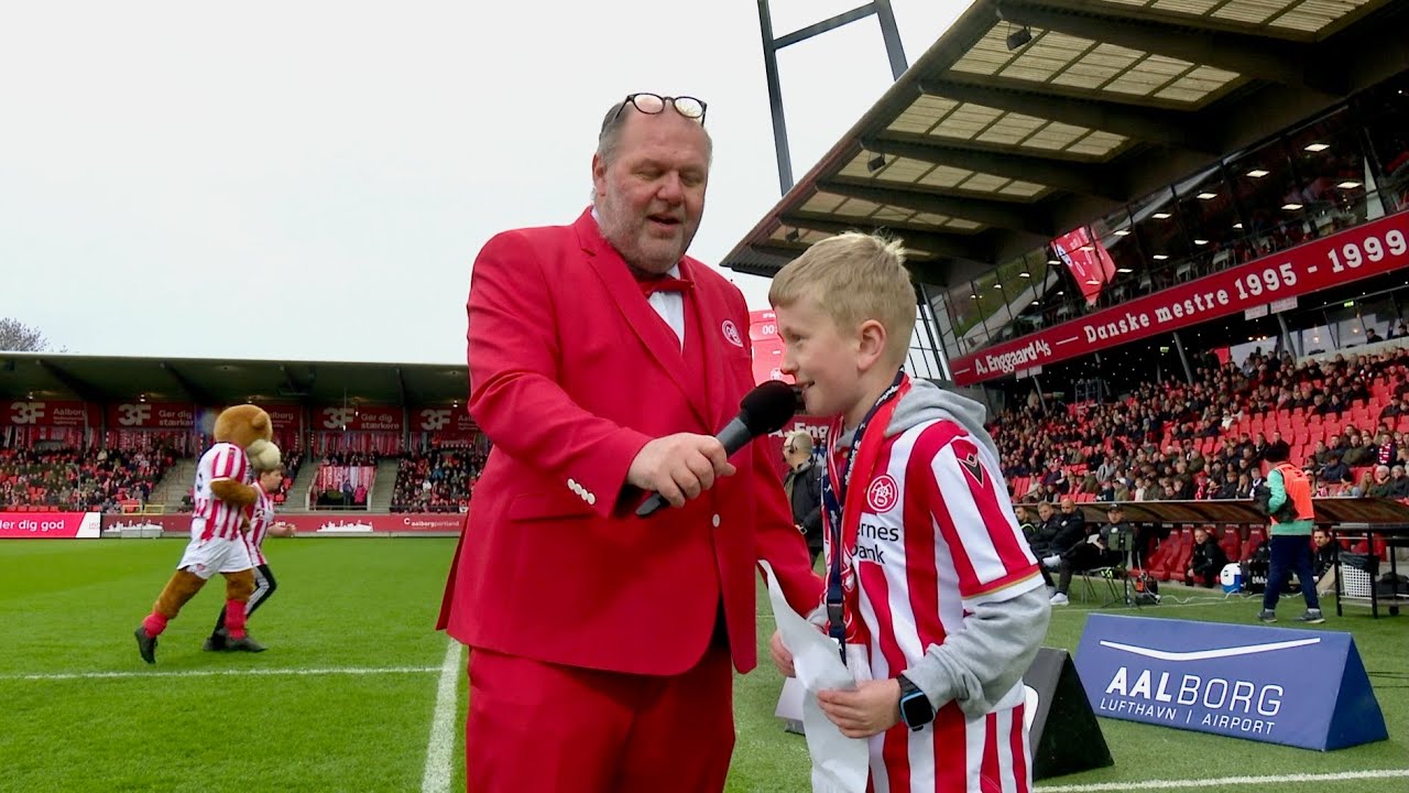 12-årige Tobias var stadionspeaker på Aalborg Portland Park