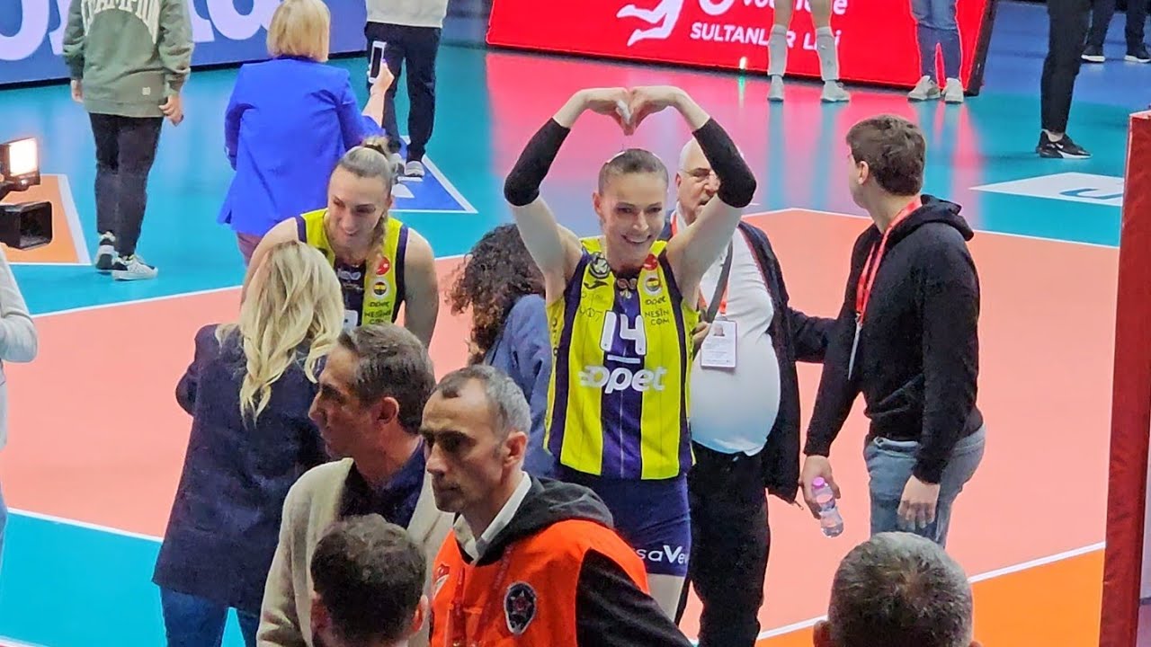 FENERBAHÇE OPET-VAKIFBANK MAÇIMIZDAN TRİBÜN GÖRÜNTÜLERİMİZ😊💛💙 [7.ADAM] 03.03.2024