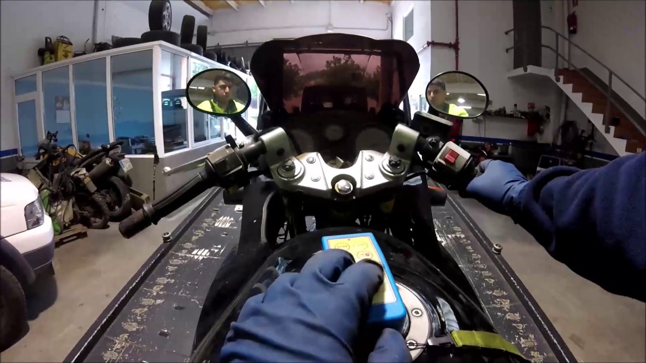 ¿Cómo cargar MOTOS en grua PLATAFORMA?