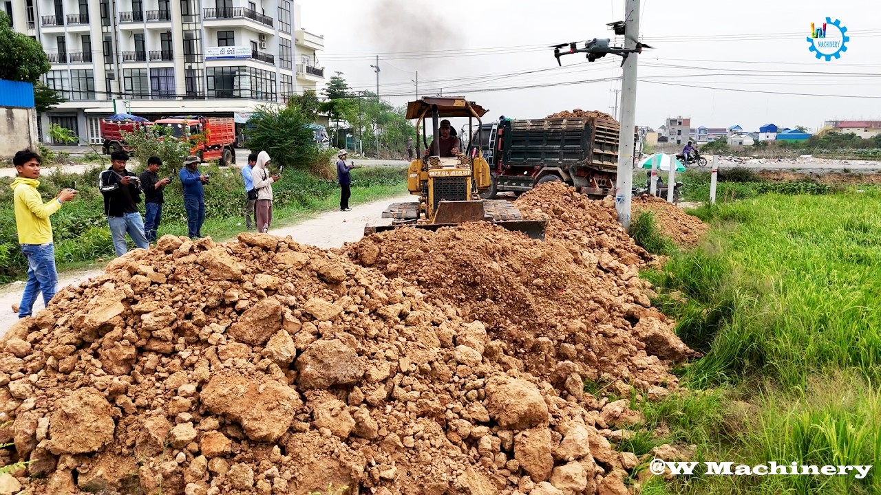 Awesome Action Mini Bulldozer Pushing Soil Filling Land Up Rice Farm & Dump Truck 5Tone Dumping Soil
