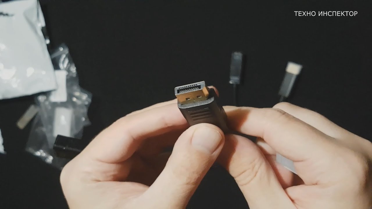 Распаковка: 2x DisplayPort и кепарик