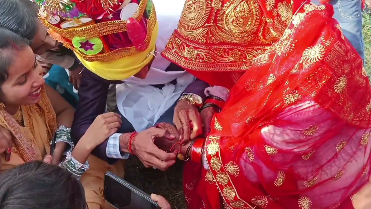  Jab shaadi hokar aati Hai tab jab mandap sherwani ke liye jaati Hai Gali kaise Gai jaati Hai 🕺👍👍😂😂🤣