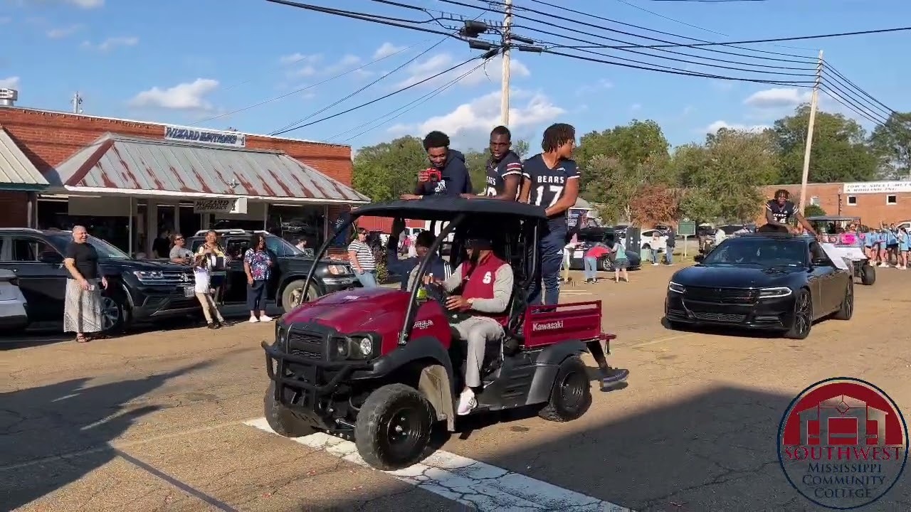 2023 Homecoming Parade through downtown Summit