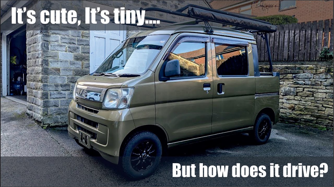 Оно не пролезет через этот зазор??? За рулём минивэна Hijet Deck Van производства Daihatsu в Вели...