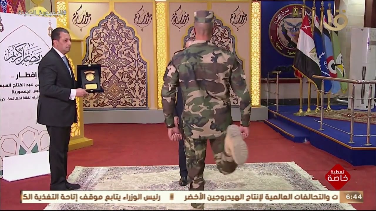 تغطية خاصة | الرئيس السيسي يكرم عددا من مقاتلي القوات المسلحة