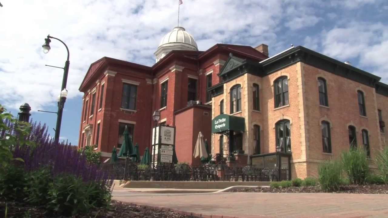 Old McHenry County Courthouse Woodstock Illinois