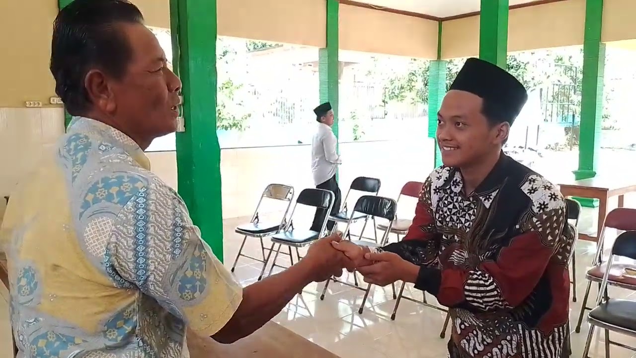 Menjalin Ke-,Akraban Kades Jari kecamatan Gondang,Paryono, S.Pd.Dengan Santri Ponpes LIRBOYO.