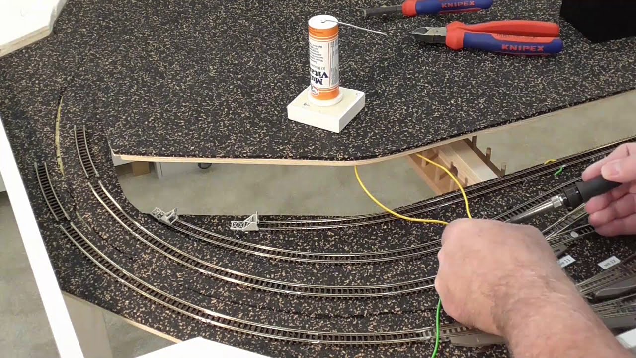 Spur N, #15: Schattenbahnhof: Gleisabschnitte, Weichenantriebe und Lichtschranken