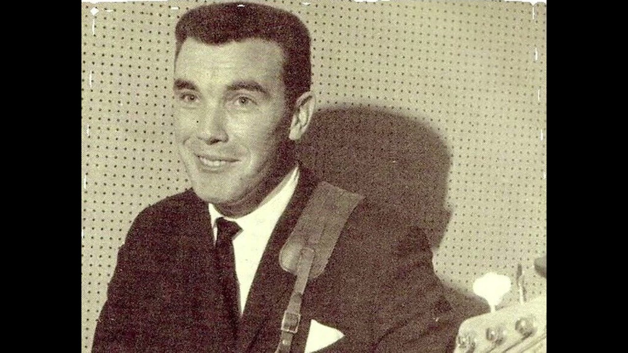 Death of showband legend Des Kelly mentioned on the Ronan Collins Show (3rd April 2017)