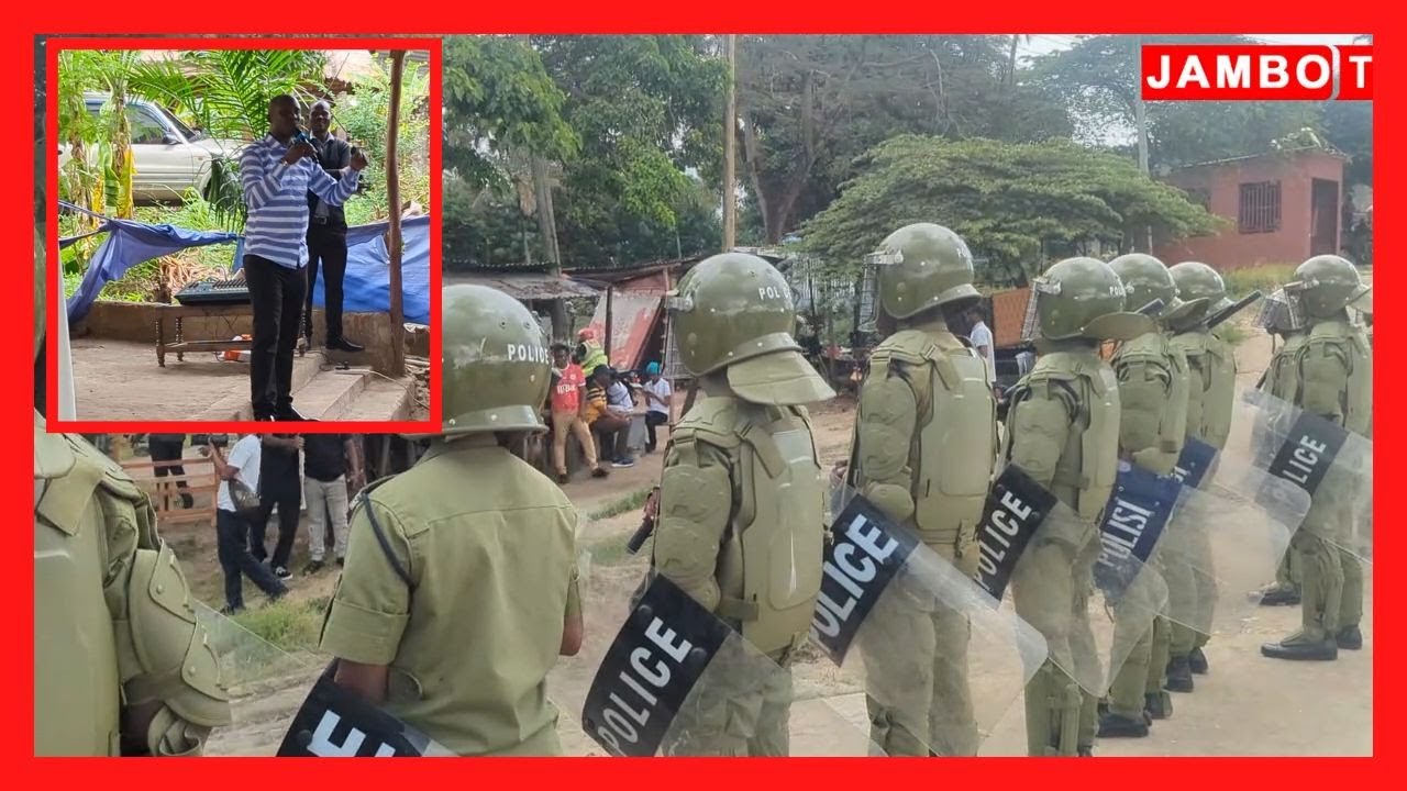 MCHUNGAJI AKIENDELEZA IBADA KANISANI HUKU WAKIWA WAMEZUNGUKWA NA KUNDI LA MAPOLISI WAKIWALINDA