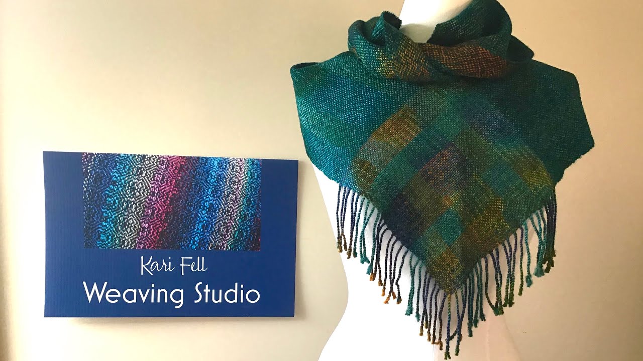 Weaving a V-Cowl