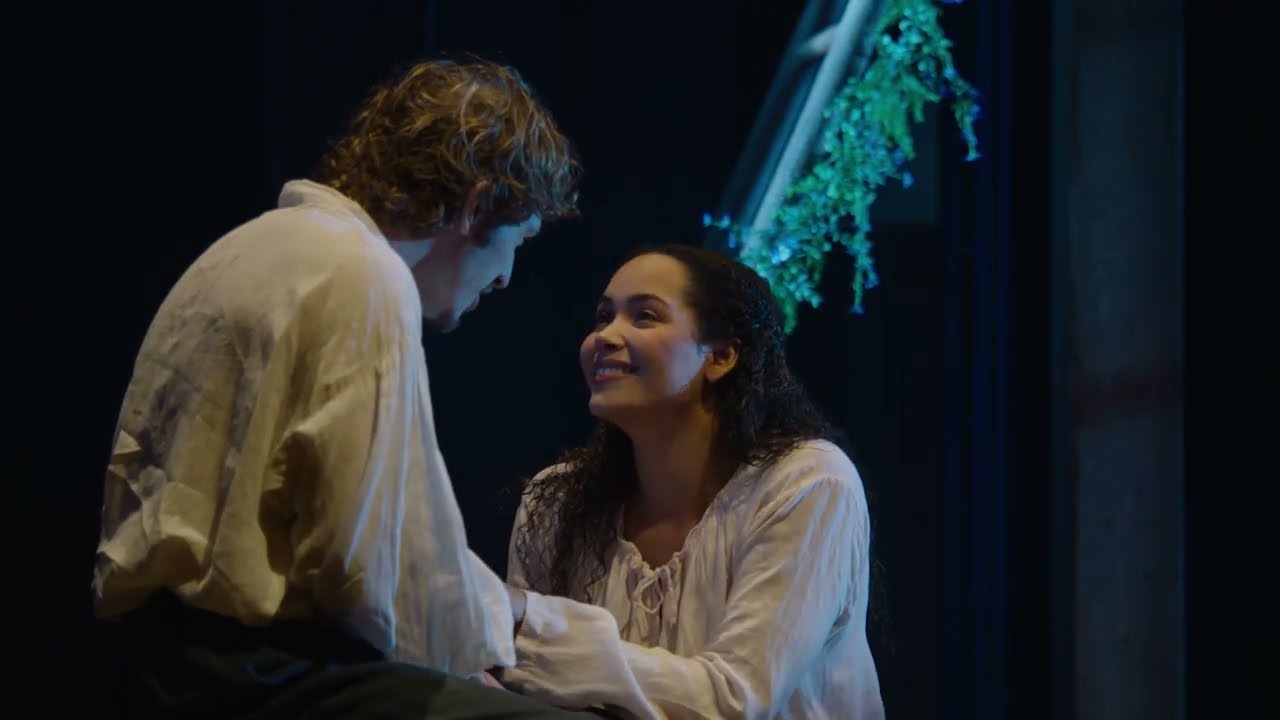 Hamnet | 'What do you write?... Only love'