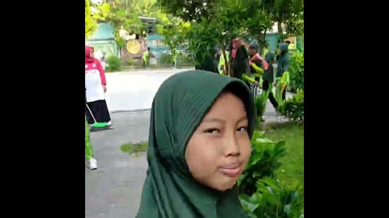 Gema Sajadah dan Hijas MI Nurul Iman Dempok