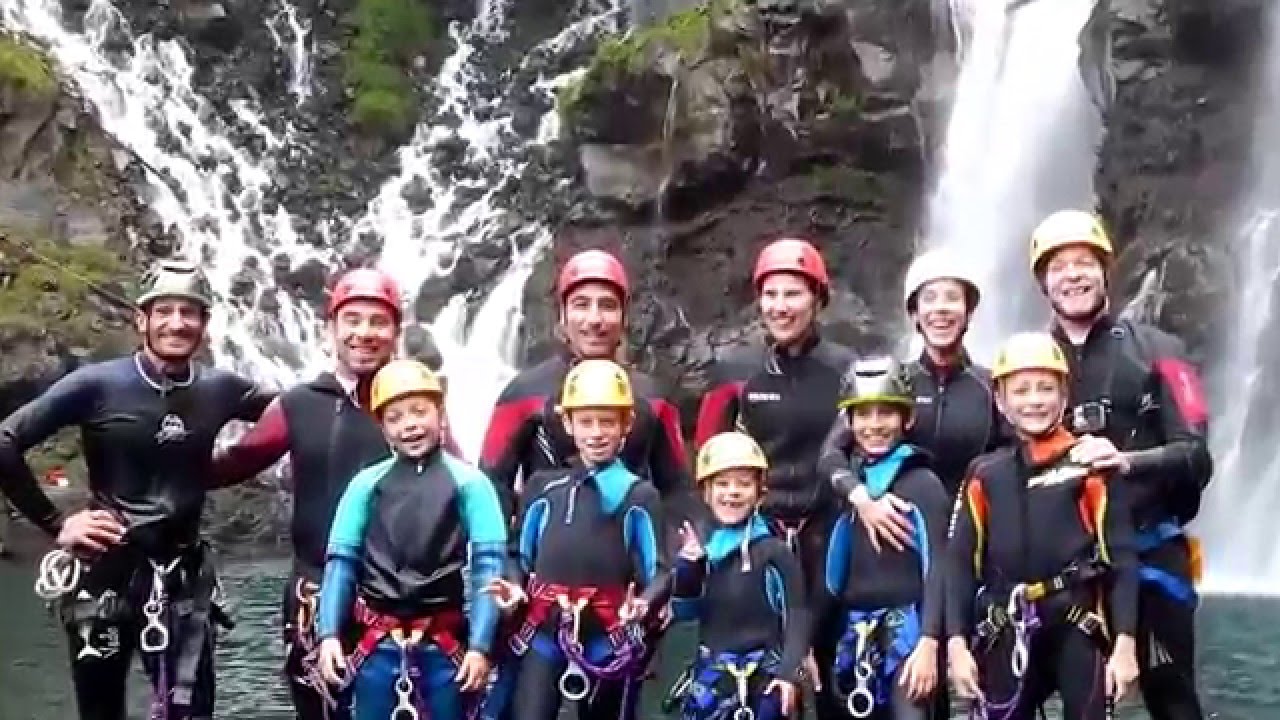 vid&eacute;o de pr&eacute;sentation guide-pro974.com ile de la r&eacute;union canyoning