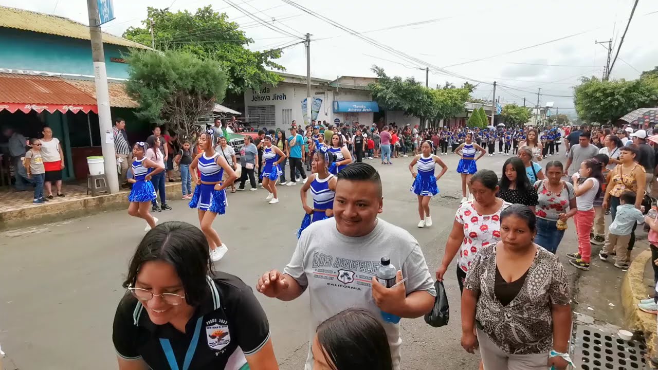 15 de septiembre video 1 Centro Escolar de Juayua Sonsonate El Salvador 2024 desfile cachiporristas