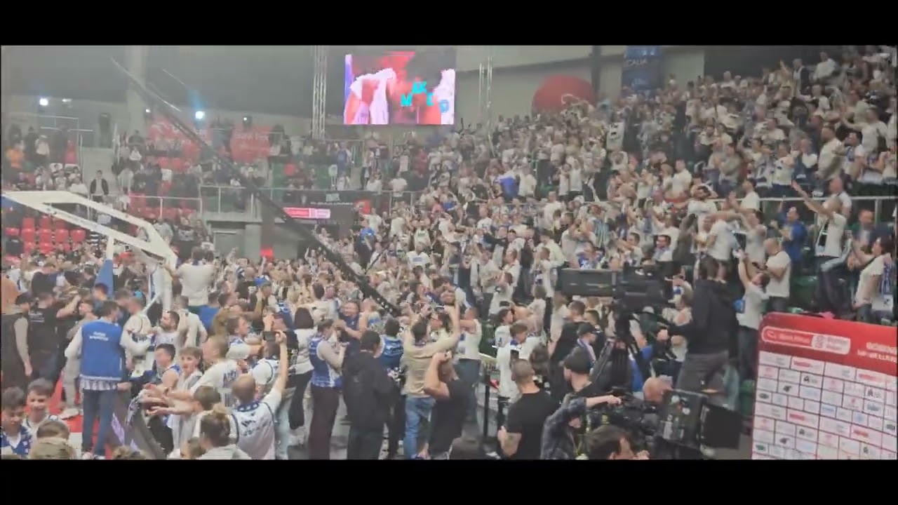 Krótki film o miłości 4K   - Kibice Górnika Zamek Książ Wałbrzych 🤍🩵🏀