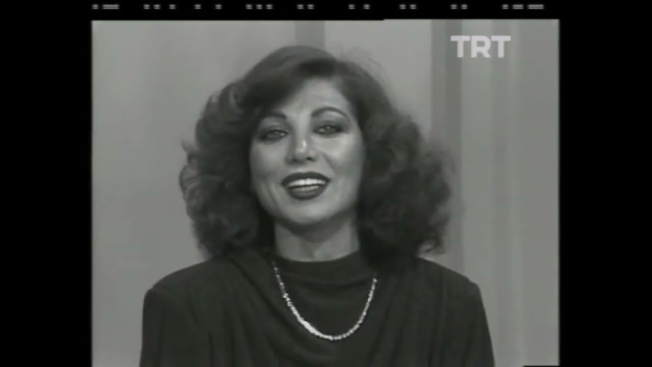 Ünlüler Korosu - Odasına Girdim Fincan Elinde (TRT)