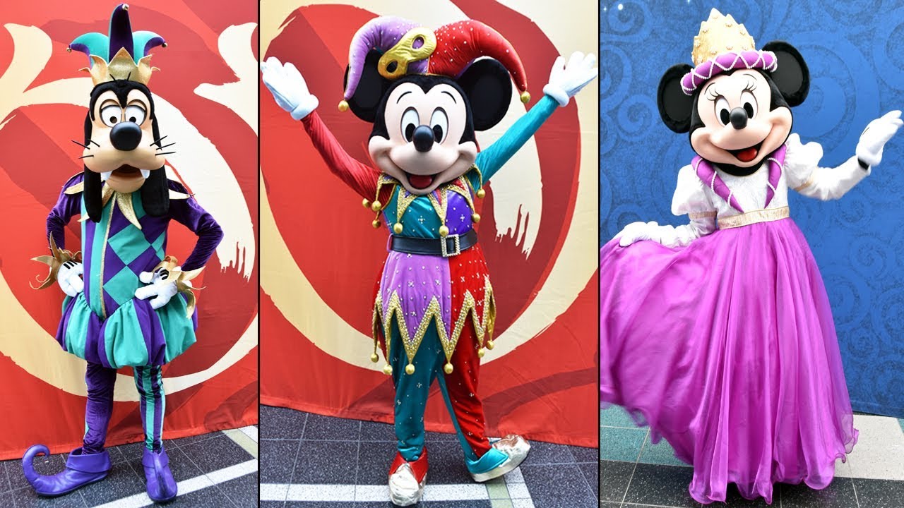 Монтаж персонажей Disney World Mardi Gras 2019 с шутом Гуфи, королевскими Микки и Минни, Тианой и...