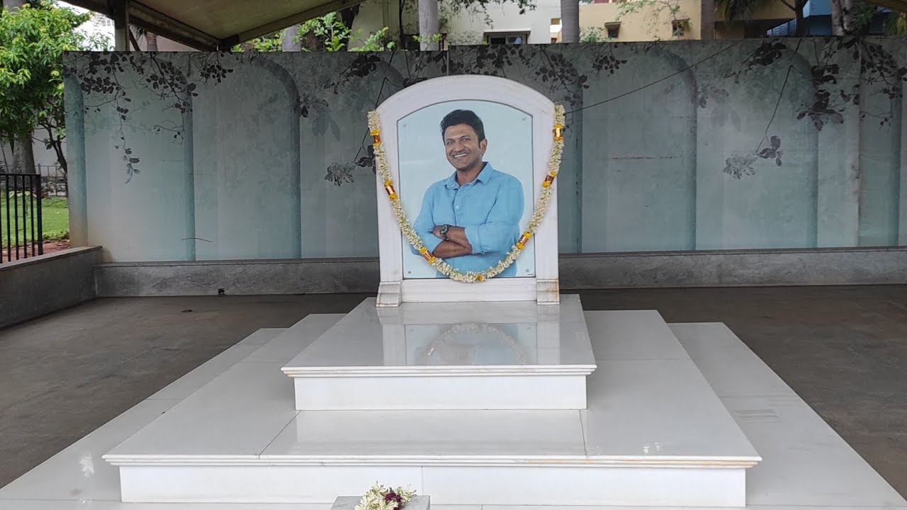 ಅಪ್ಪು  ದೇವರ ದರ್ಶನ #ದೇವ್ರು Qwert yuiop asdf ghj klz xcvb bnmm