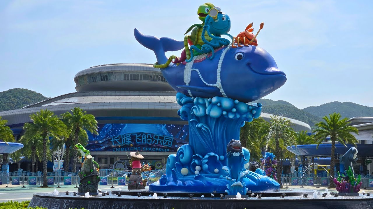 Exploring Chimelong Spaceship: The World's Largest Indoor Theme Park!