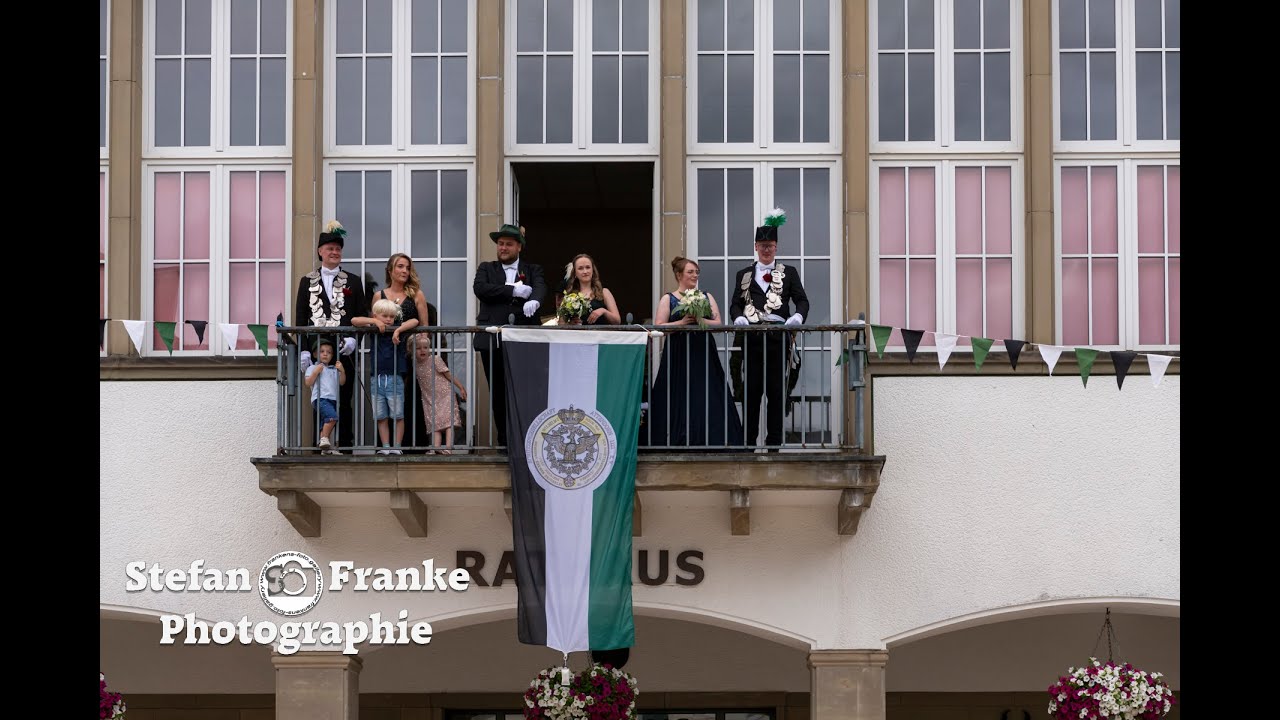 Schützenfest Attendorn   Umzug  der Schützen am Montag
