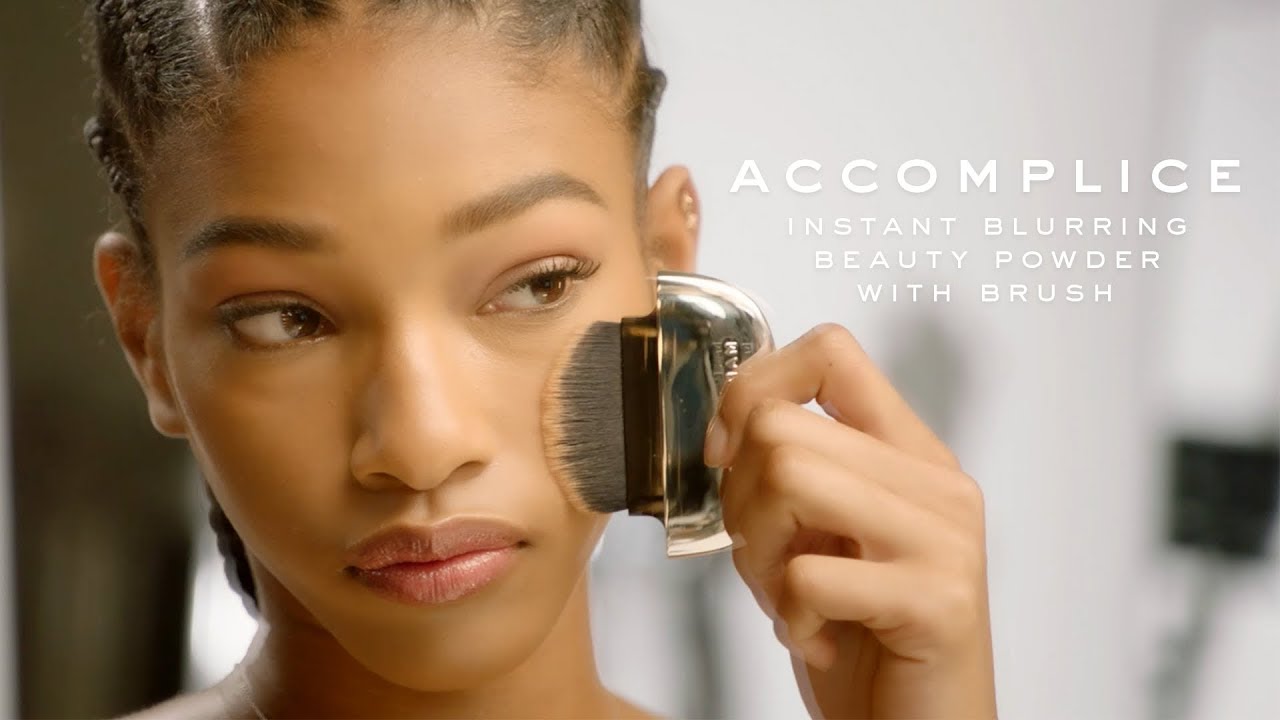 Accomplice Instant Blurring Beauty Powder with Brush | Marc Jacobs Beauty