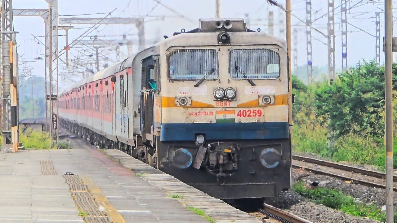 40259 BGKT WDP-4D IN CAB-2 FORWARD HAULING 14806 BARMER YESVANTPUR AC EXPRESS 