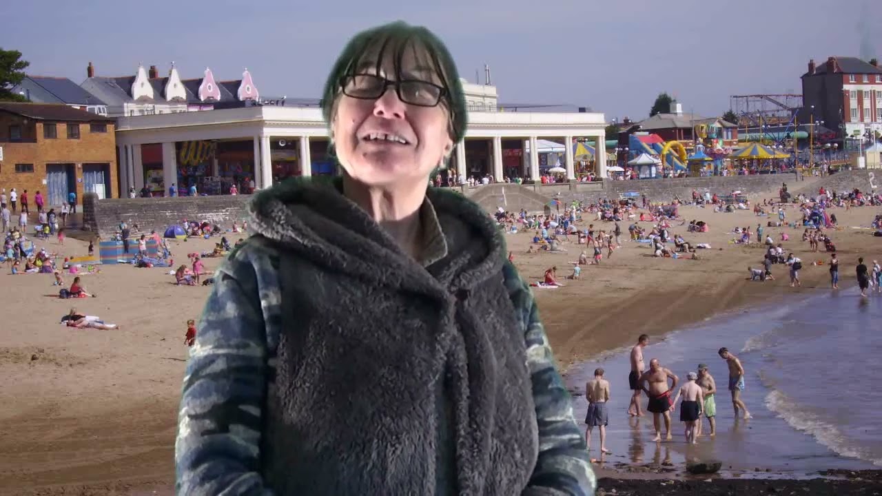 The Timothy Interview with Julie on Barry Island 'Yoghurt with Loghurt'!