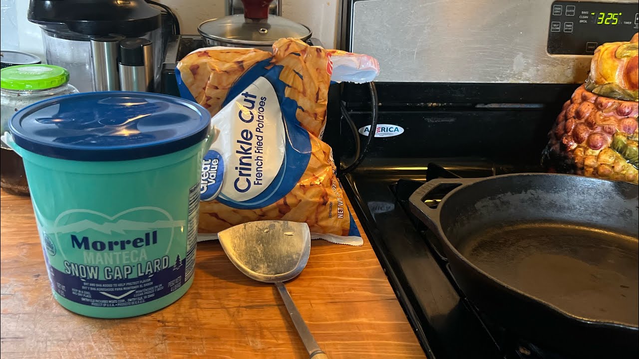 Heating up my Morrell Snow Cap Lard in my Cast Iron Skillet! #morrell #Cookingoil #Lard #HealthyFats