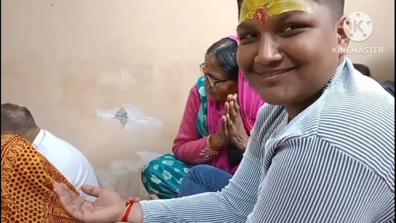 हमारे  घर में  थी पूजा दीदी ने किया  व्रत  का उद्यापन ☺️ पहाड़ी निबू  भी खाया🤤🤤🤤