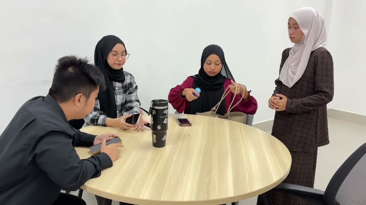 GHZMK3063 TOURIST BEHAVIOR (Tourist Misbehavior)