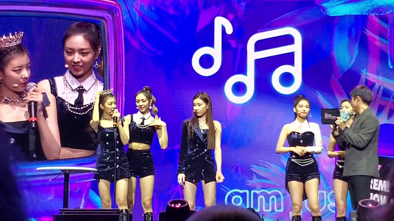 Itzy Premiere Showcase Washington DC  - mix song challenge part 2