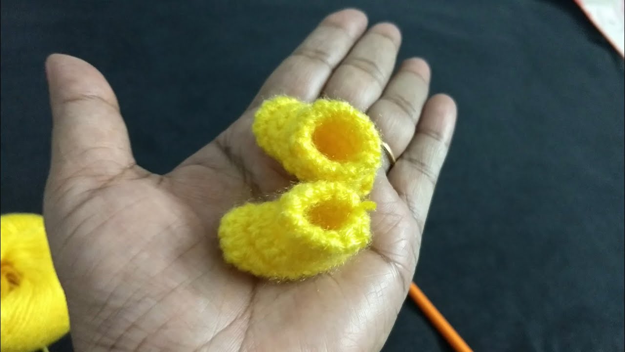 Kanha ji / Laddu Gopal  ke Woolen Boot very easy (Size 6 -7no) Radhey Radhey.