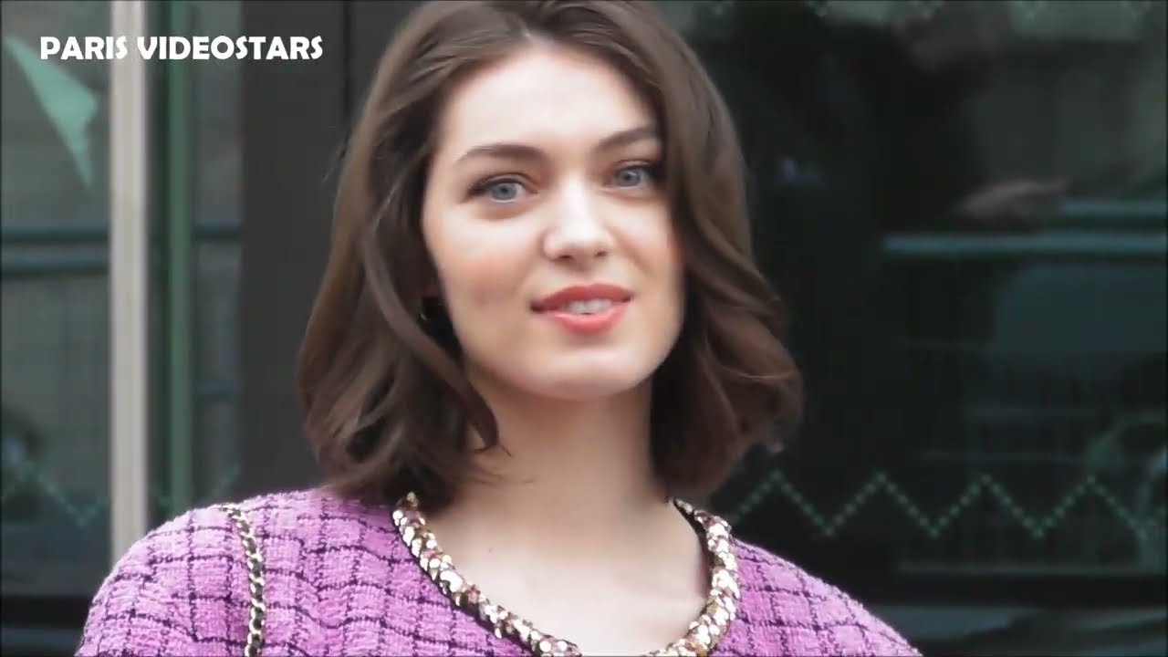 Elsa Zylberstein, Anamaria Vartolomei, Rebecca Dayan etc @ fashion show Chanel 25 january 2022 Paris