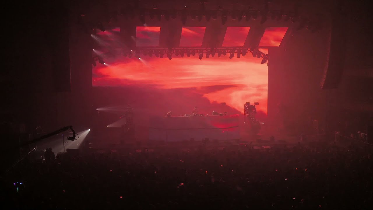 ILLENIUM - From The Ashes (feat. Skylar Grey) Unreleased (Live) HQ