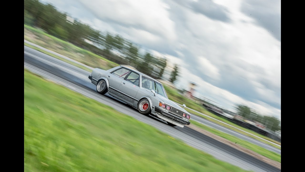 Toyota carina TA40 drifting