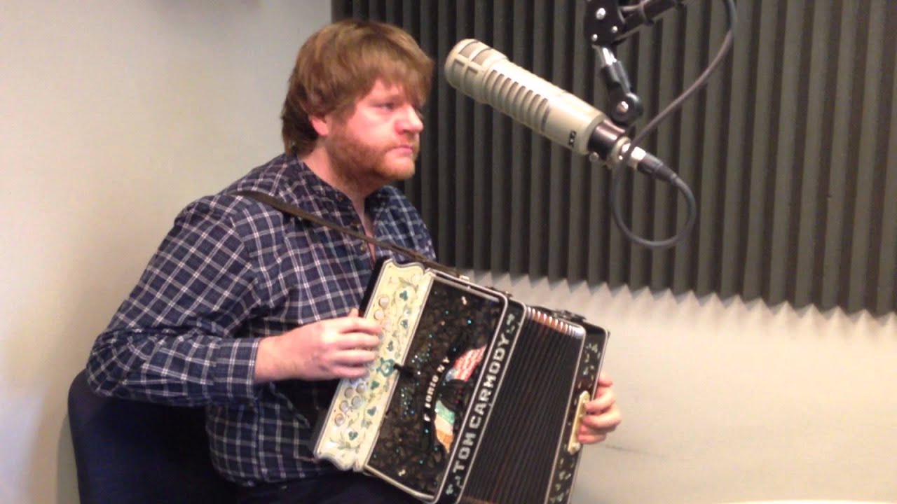 Danny O'Mahony Performs in the KGVO Studio