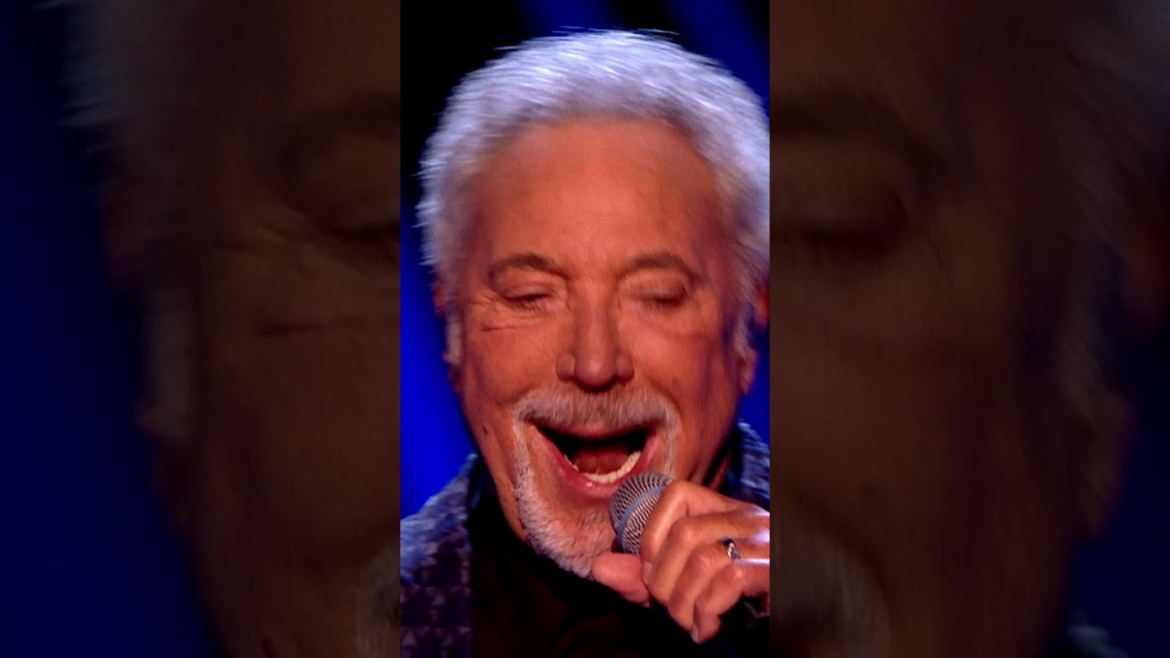 'You Can Leave Your Hat On' live @ The Voice UK in 2017 FULL VIDEO @TomJones