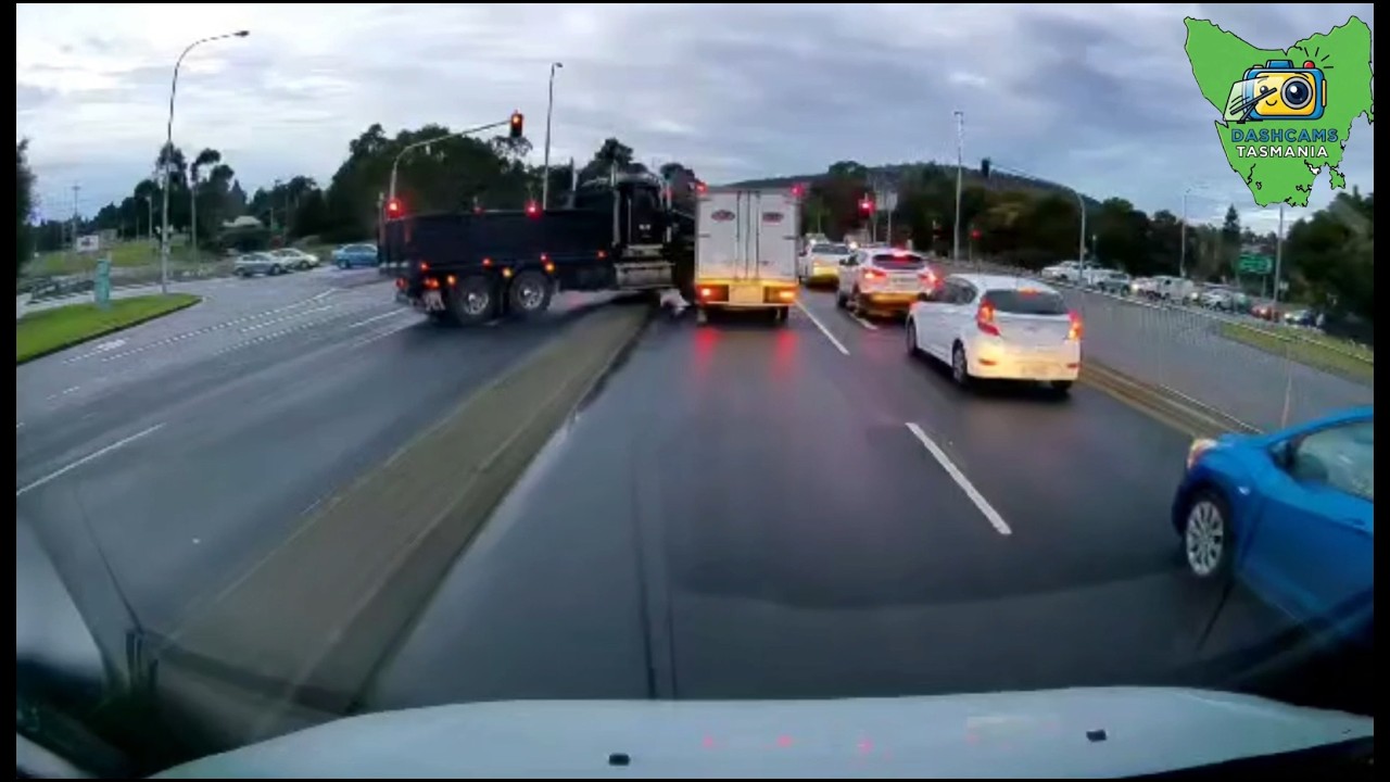 A Dashcams Tasmania Compilation :::  Idiots in Trucks VS Idiots in cars