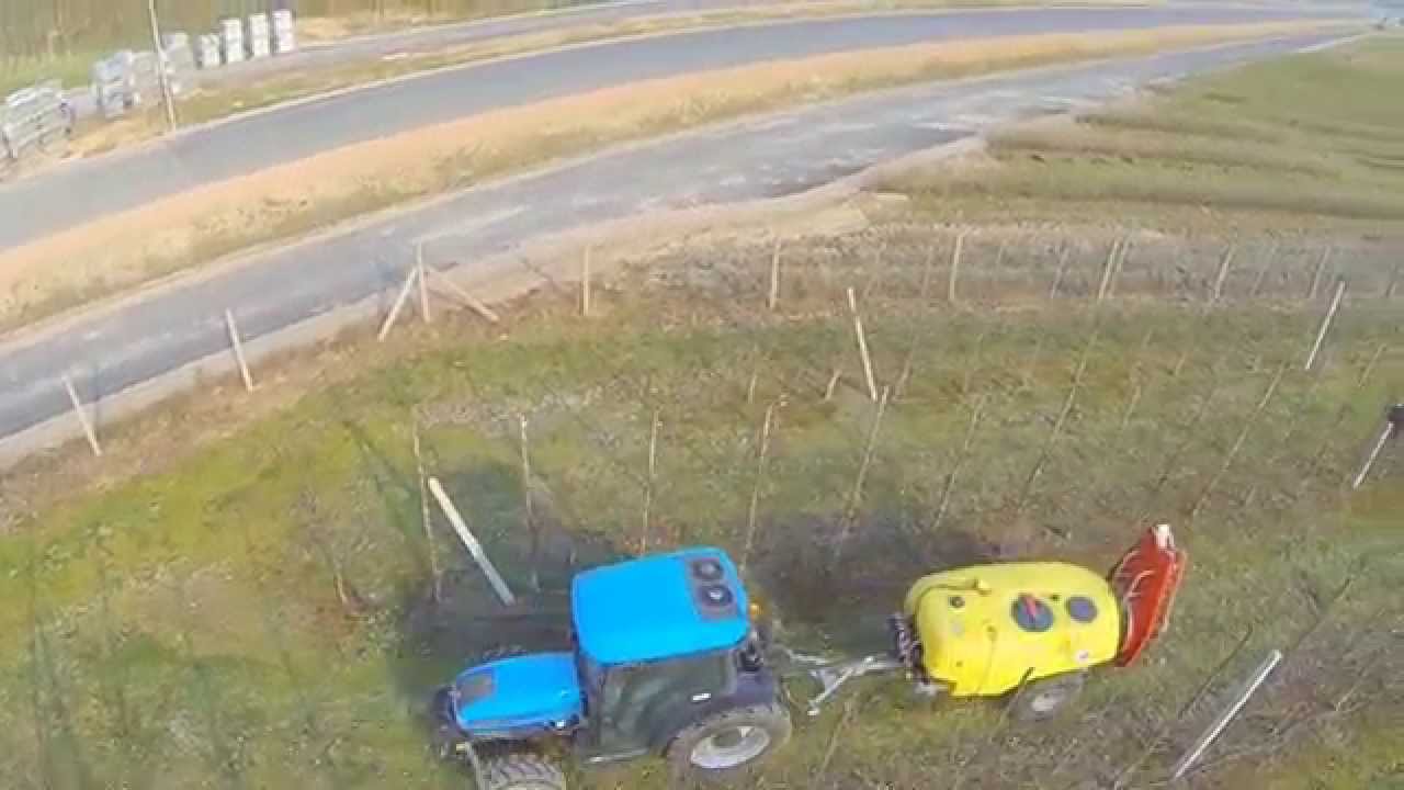 Pryskanie sadu z drona  2014 Landini REX F70