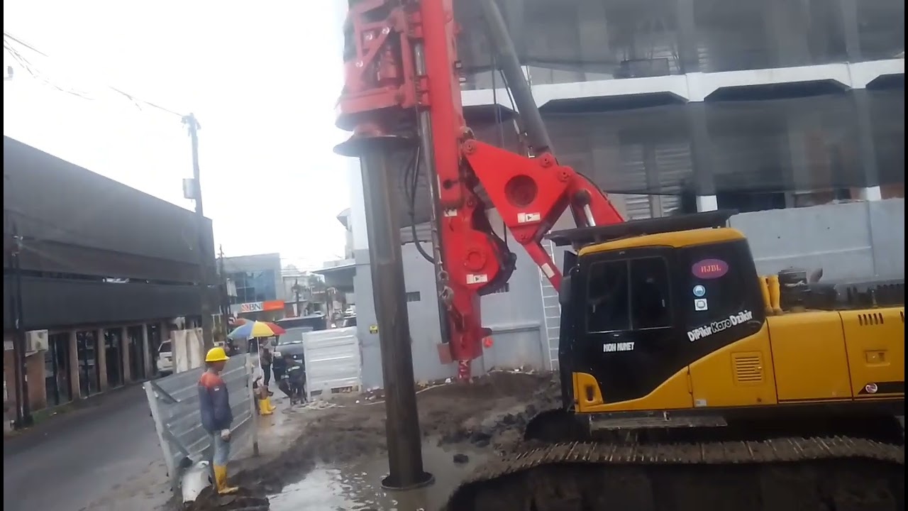 PROSES PEKERJAAN BORE PILE BANK BCA CAKRA NEGARA MATARAM LOMBOK NTB.