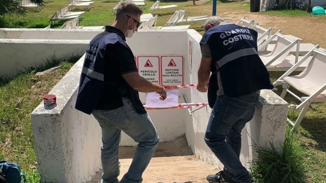 Otranto, crolla ancora la falesia nella baia 'Mulino d'Acqua'