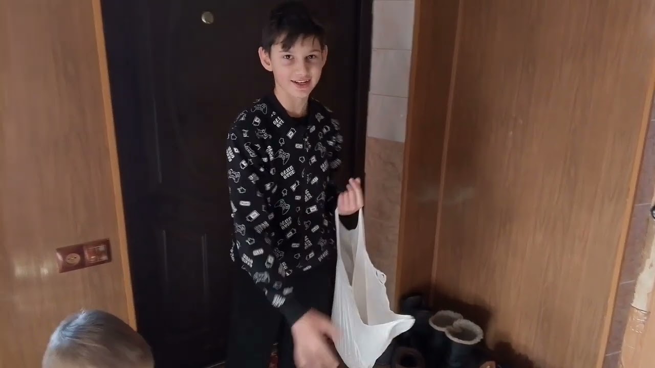 №148 1-й день Дені захворів 😂😂