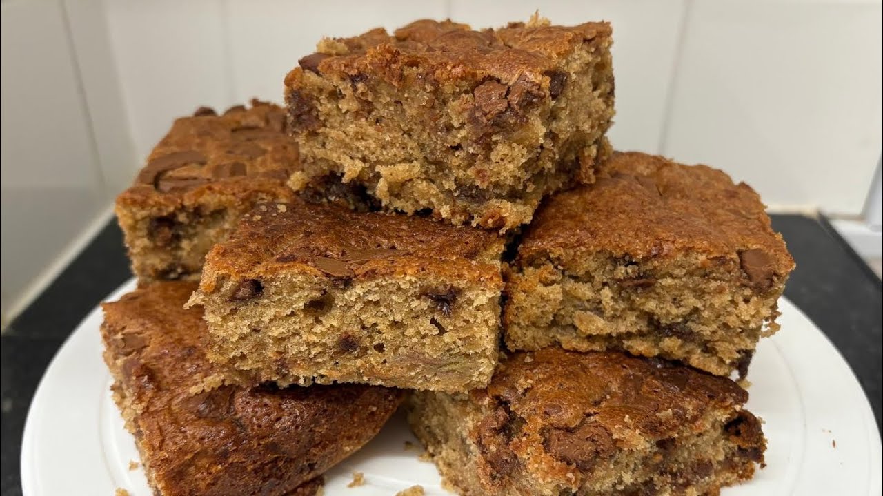 Banana Blondies Recipe | Michelle Martins