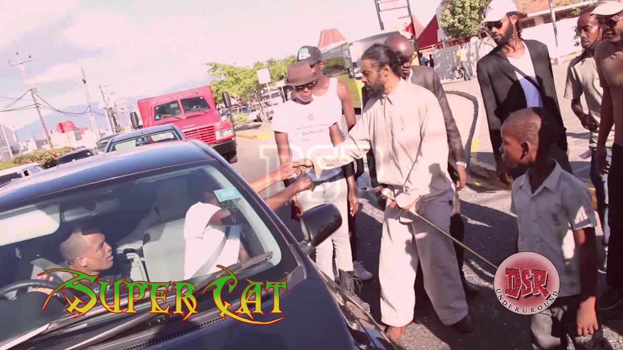 SUPER CAT (don dada). , RETURNS TO JAMAICA IN YEARS.. WALKS THE STREET OF PORTMORE.. DSR UNDERGROUND
