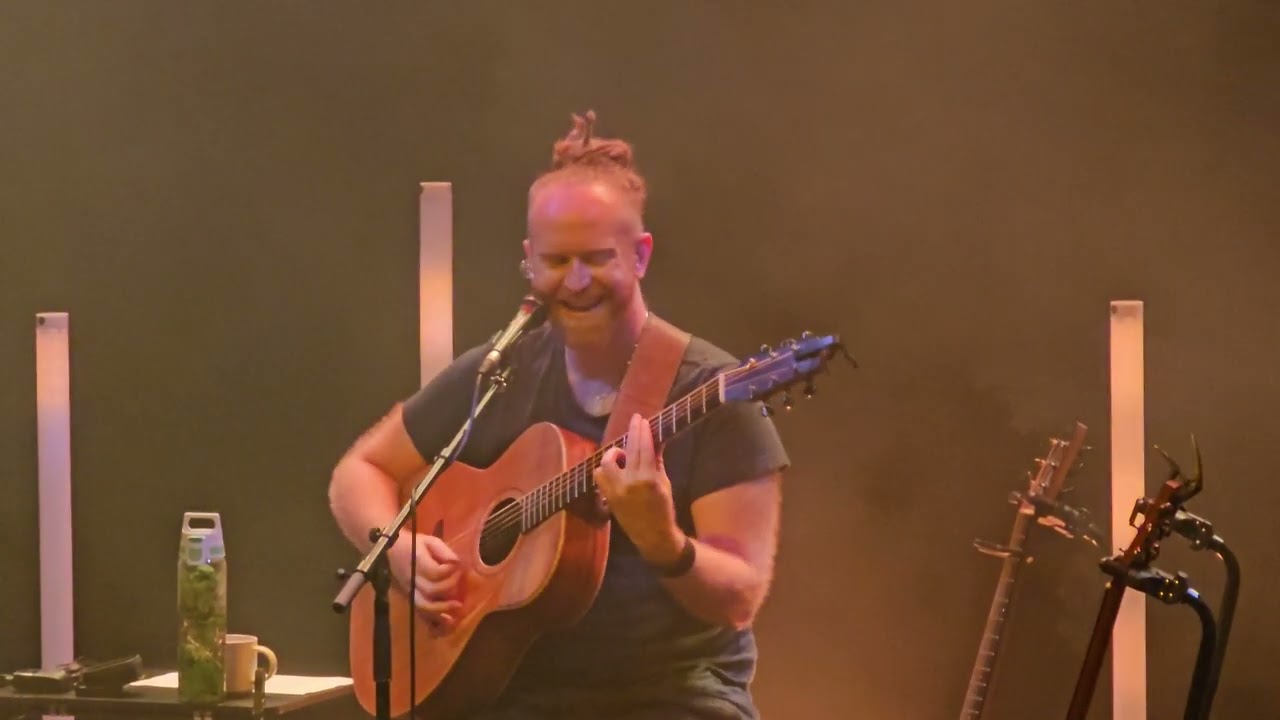 Newton Faulkner - Orange Skies - The Atkinson Southport 22/05/24