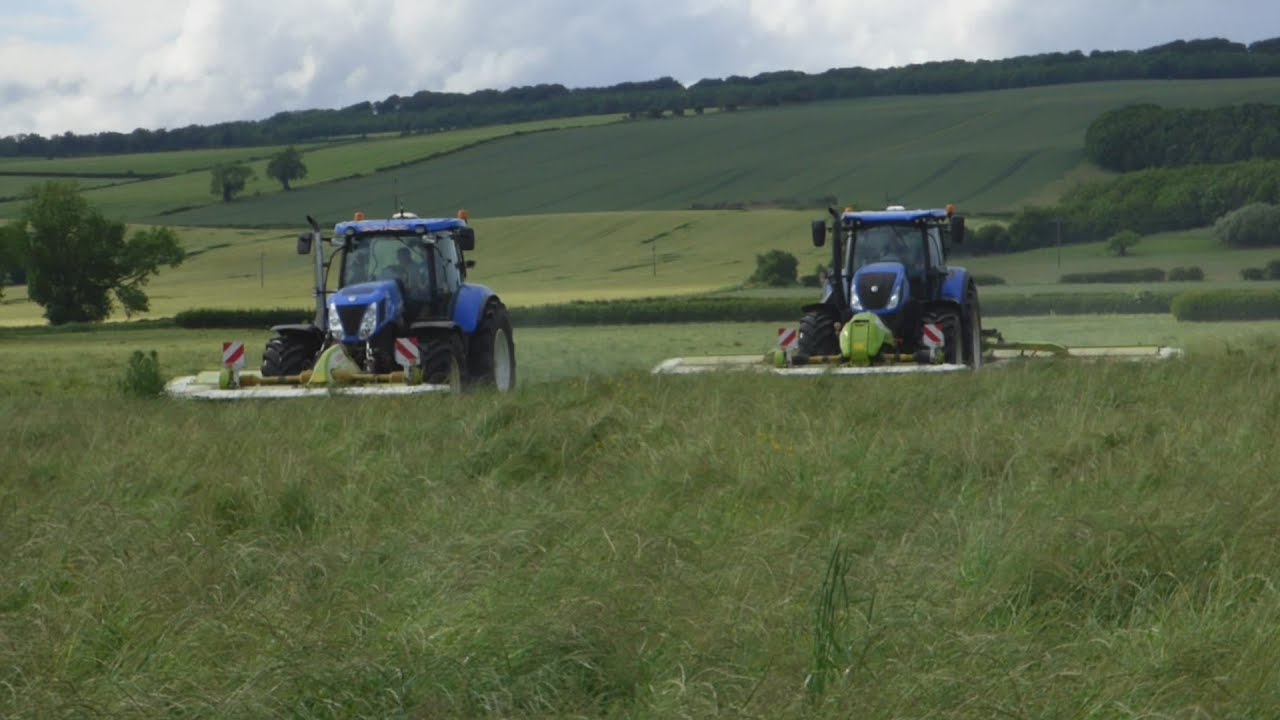 New Holland T7.270 & New Holland T7.315 Tractor Mowers With Disco CLAAS