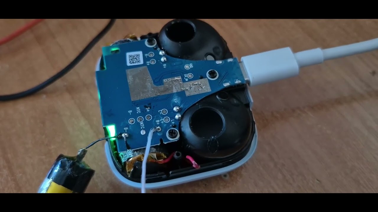 Anker soundcore p30i замена батареи в кейсе. 