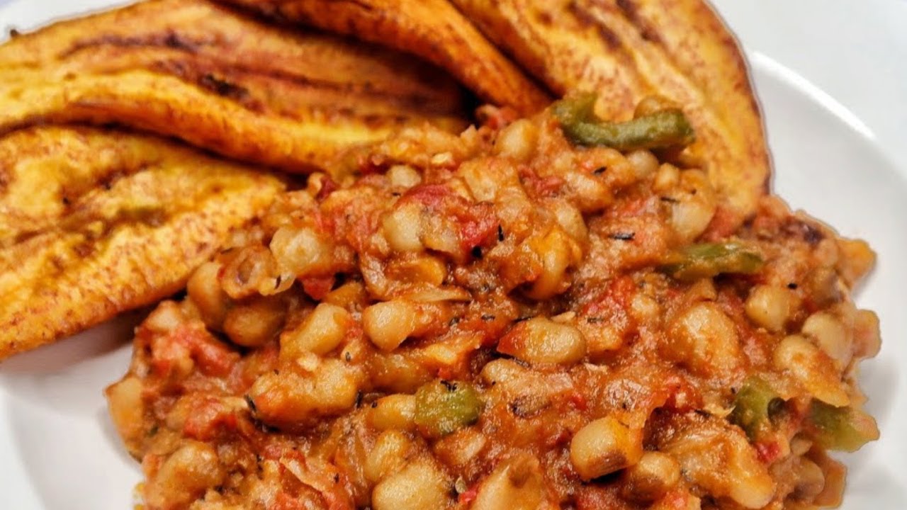 HOW TO MAKE NIGERIAN BEANS PORRIDGE.🍊🍊🍌SWEET NIGERIAN BEANS!!!🍊🍐| chef Ola