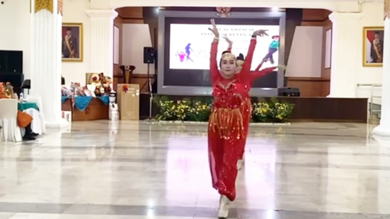 DUM TEK TEK Line Dance/Choreo Herman Baso&Donny Iswanto/Intermediate/HBH Astuti Berlian Line Dance